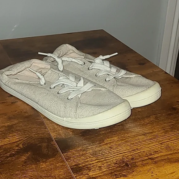 Maurices Shoes Womens Maurices Slip On Sneakers Size 95 Mariah